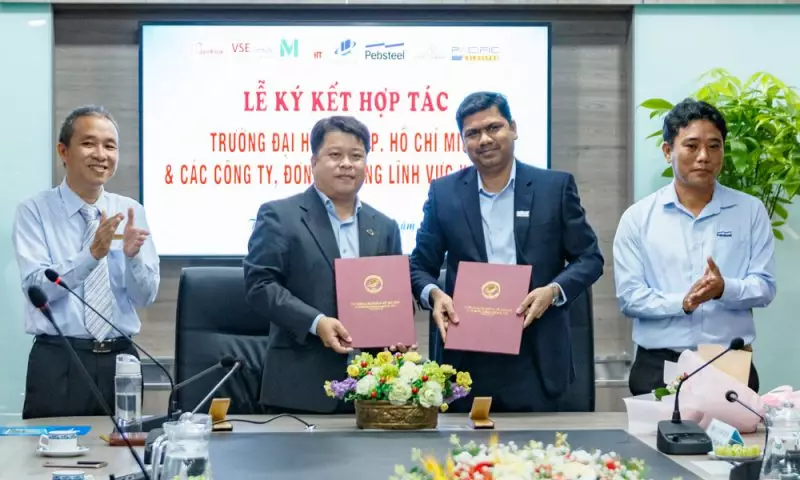 cooperation-signing-ceremony-pebsteel-open-university-hcmc