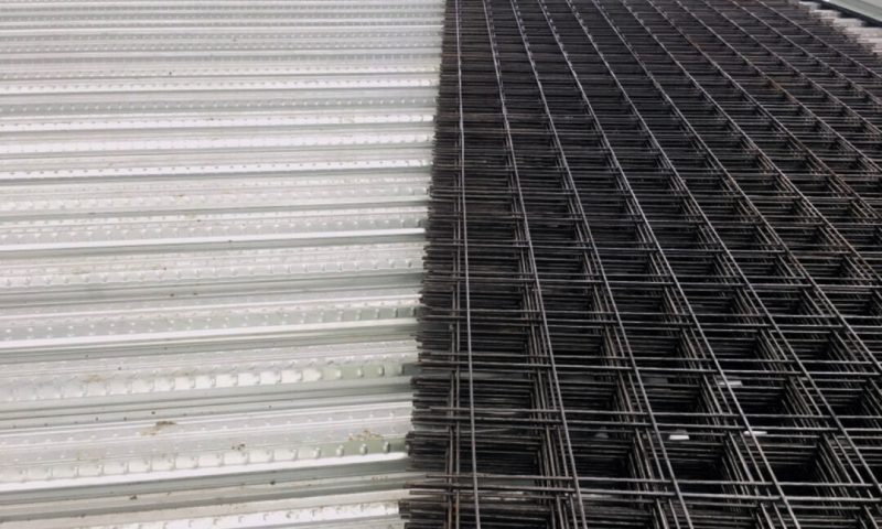 There are two common methods of arranging steel floors: one-way steel floor arrangement and two-way steel floor arrangement